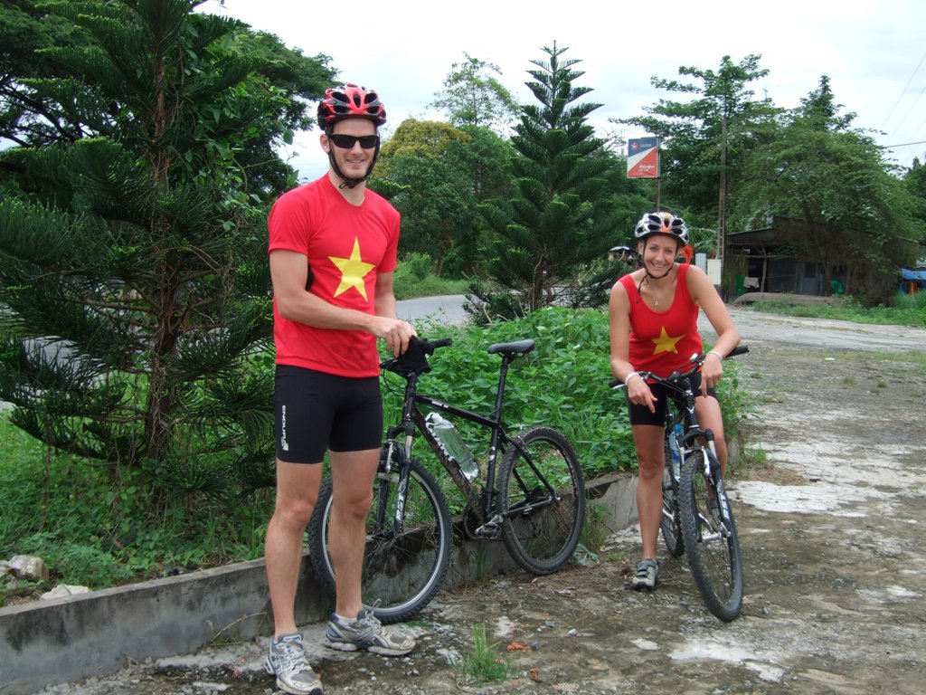 BIKERS IN VIETNAM FLAG